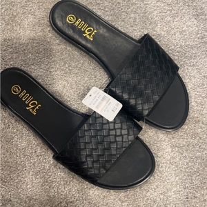 black flat sandal